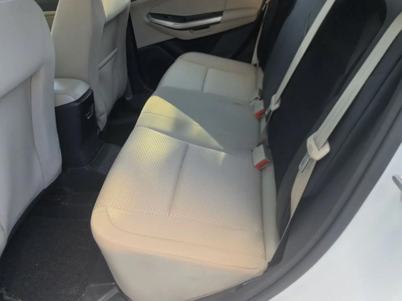 Ford Escort 2015 1.5L Manual Comfort Model — миниатюра 20