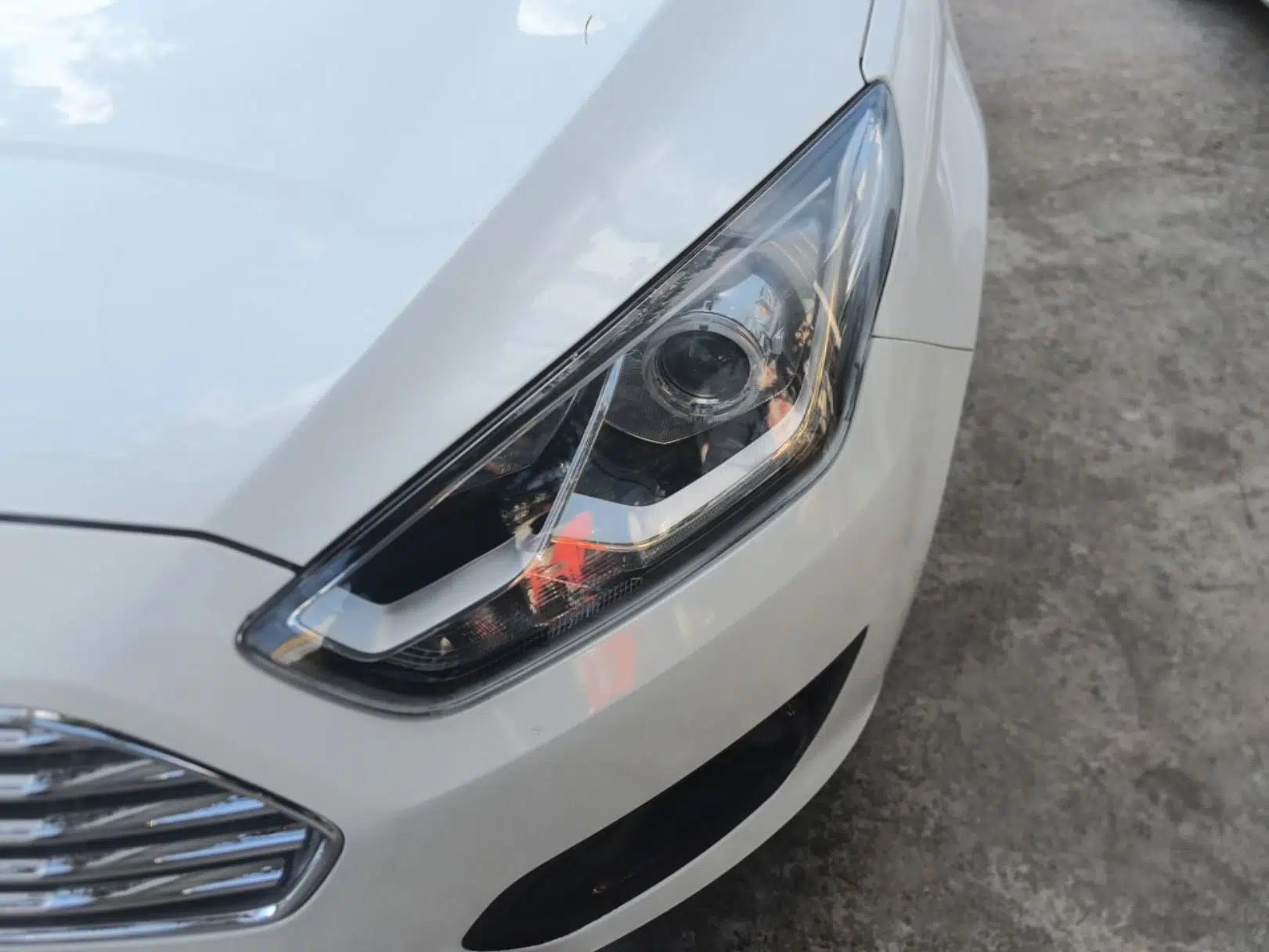 Ford Escort 2015 1.5L Manual Comfort Model — миниатюра 8