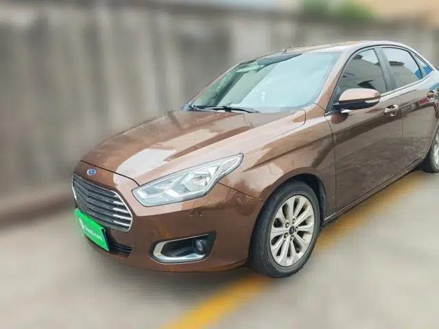 Ford Escort 2015 1.5L Manual Fashion Edition