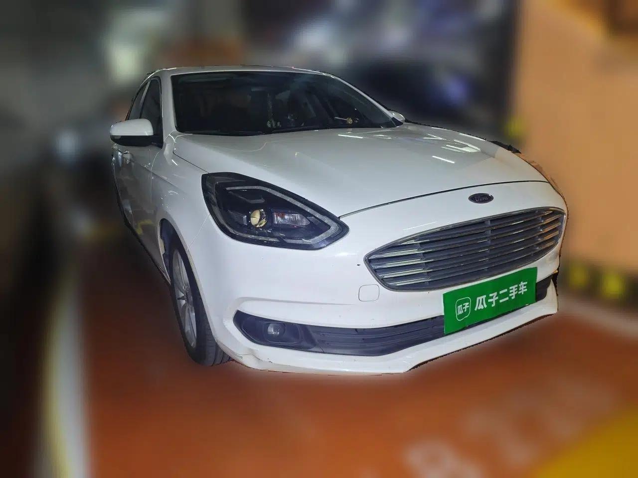 Ford Escort 2019 Revised Version 1.5L Automatic Enjoyment Type China V Standard — миниатюра 3