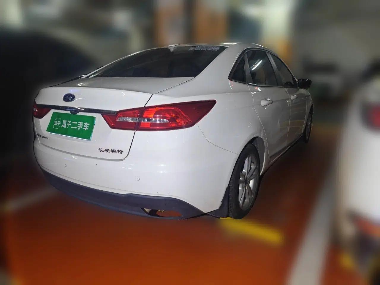 Ford Escort 2019 Revised Version 1.5L Automatic Enjoyment Type China V Standard — миниатюра 6