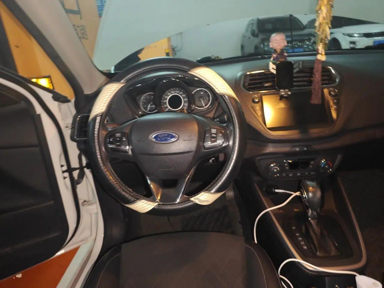 Ford Escort 2019 Revised Version 1.5L Automatic Enjoyment Type China V Standard — миниатюра 10