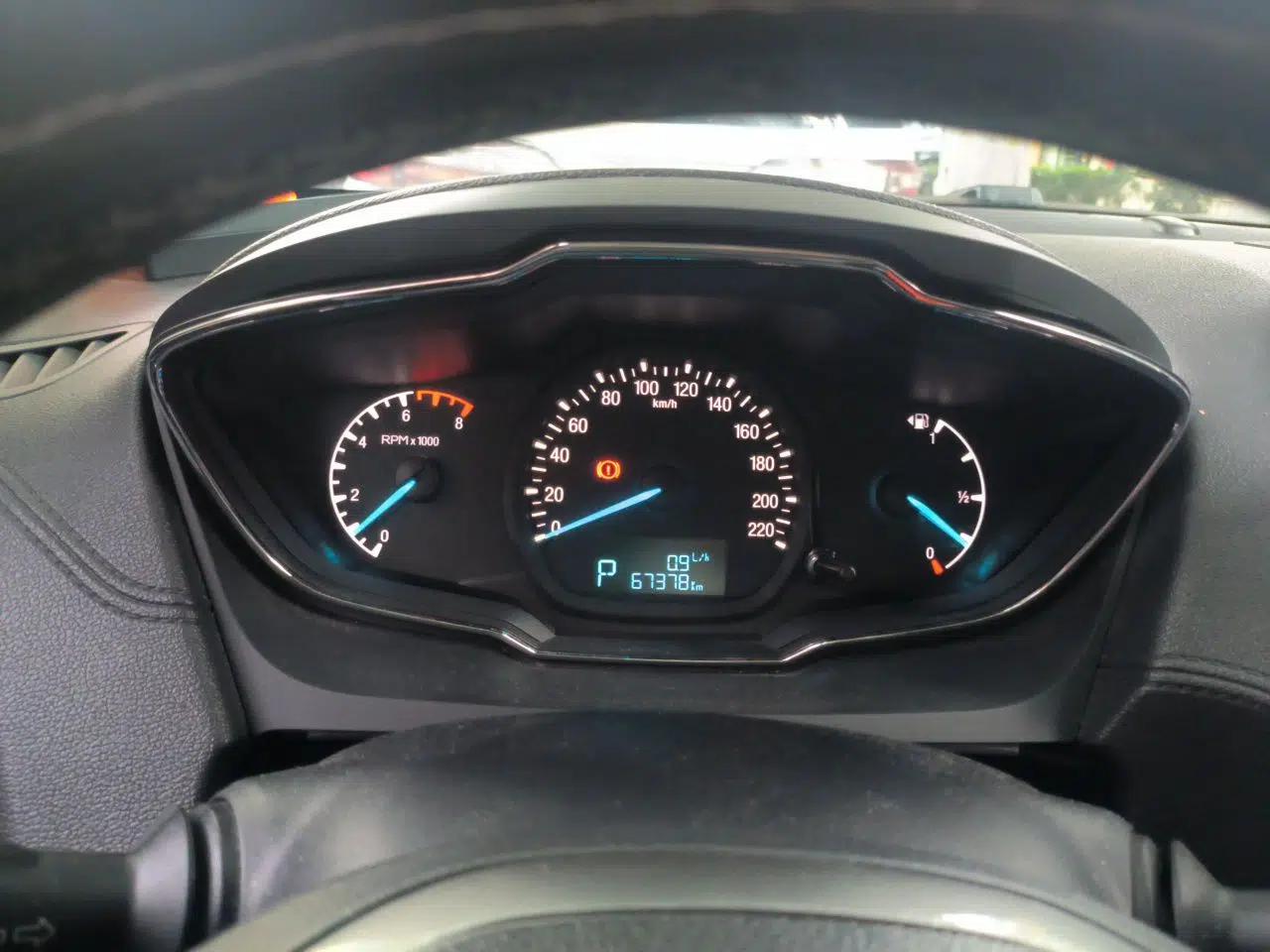 Ford Escort 2015 1.5L Automatic Fashion Model — миниатюра 11