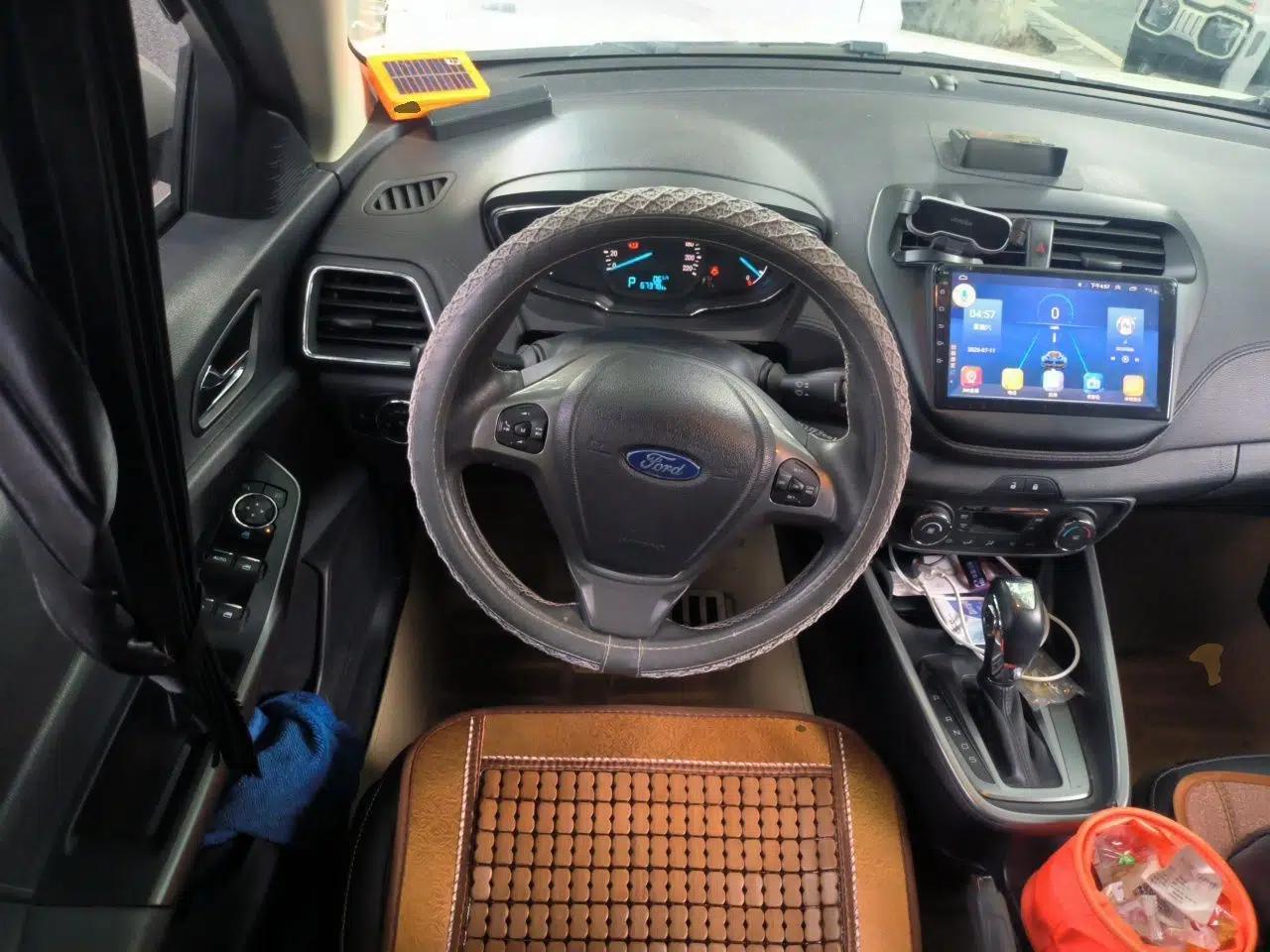Ford Escort 2015 1.5L Automatic Fashion Model — миниатюра 10