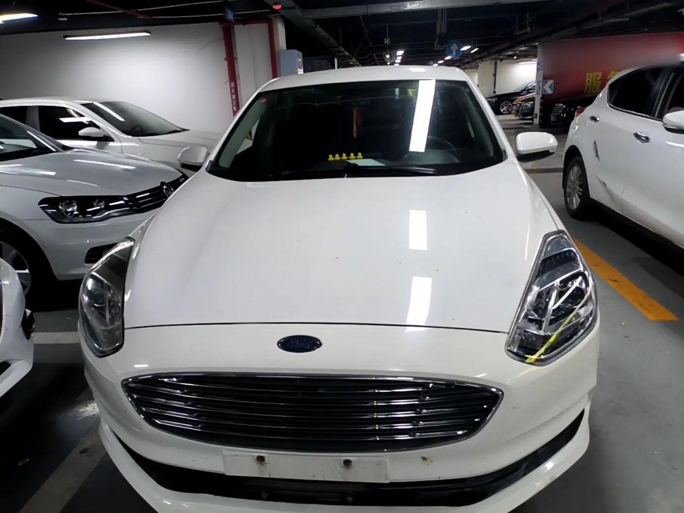 Ford Escort 2019 1.5L Manual ZhiXiang Version — миниатюра 2