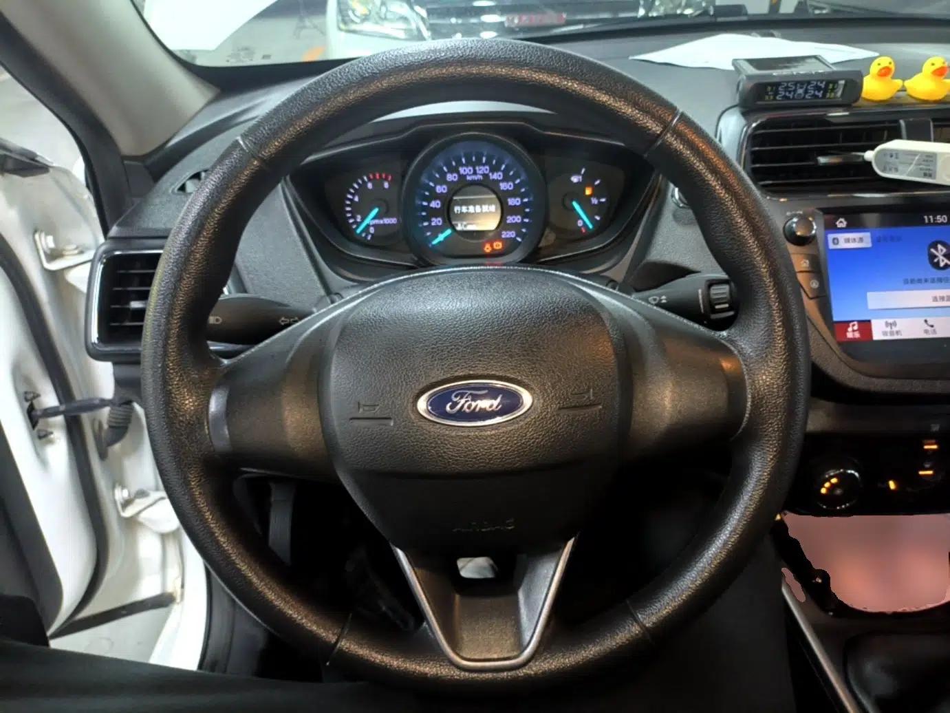 Ford Escort 2019 1.5L Manual ZhiXiang Version — миниатюра 13