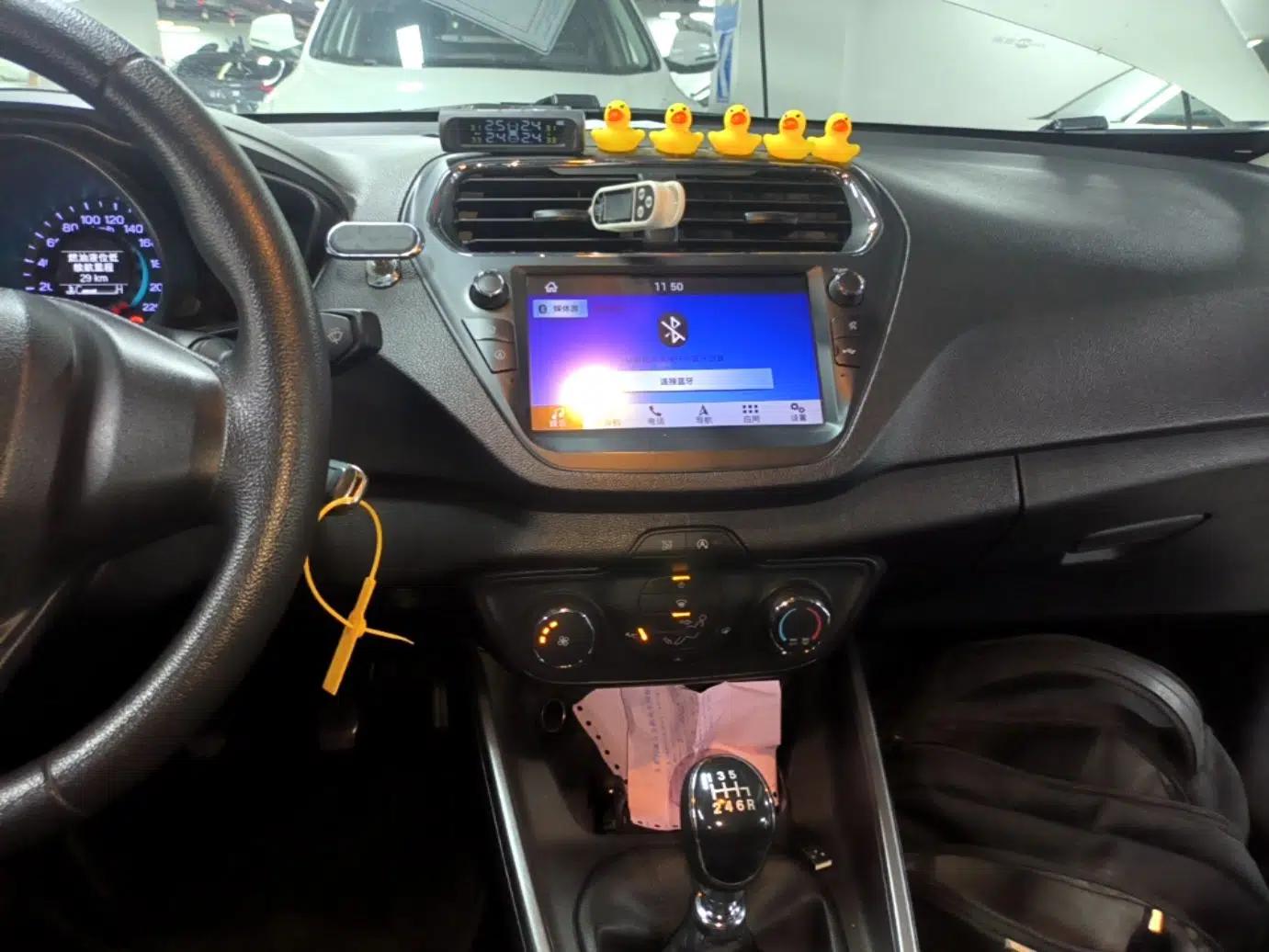 Ford Escort 2019 1.5L Manual ZhiXiang Version — миниатюра 15