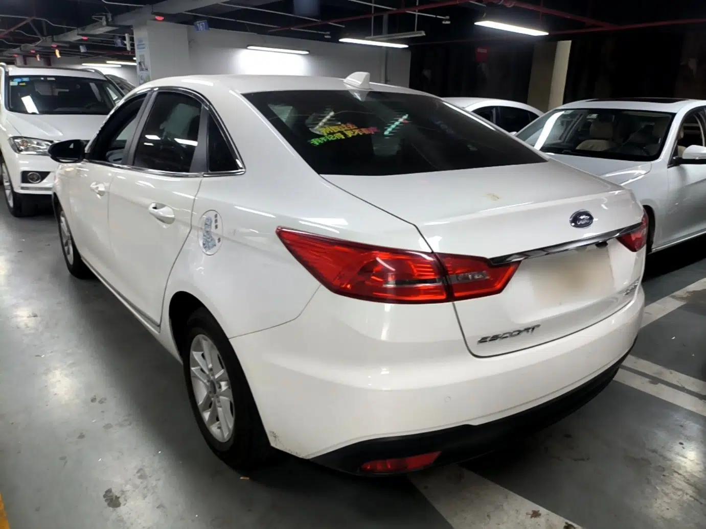 Ford Escort 2019 1.5L Manual ZhiXiang Version — миниатюра 4