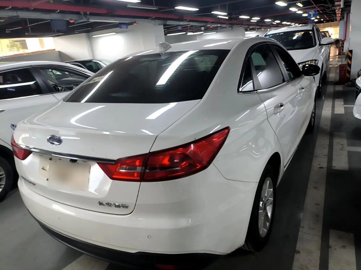 Ford Escort 2019 1.5L Manual ZhiXiang Version — миниатюра 6
