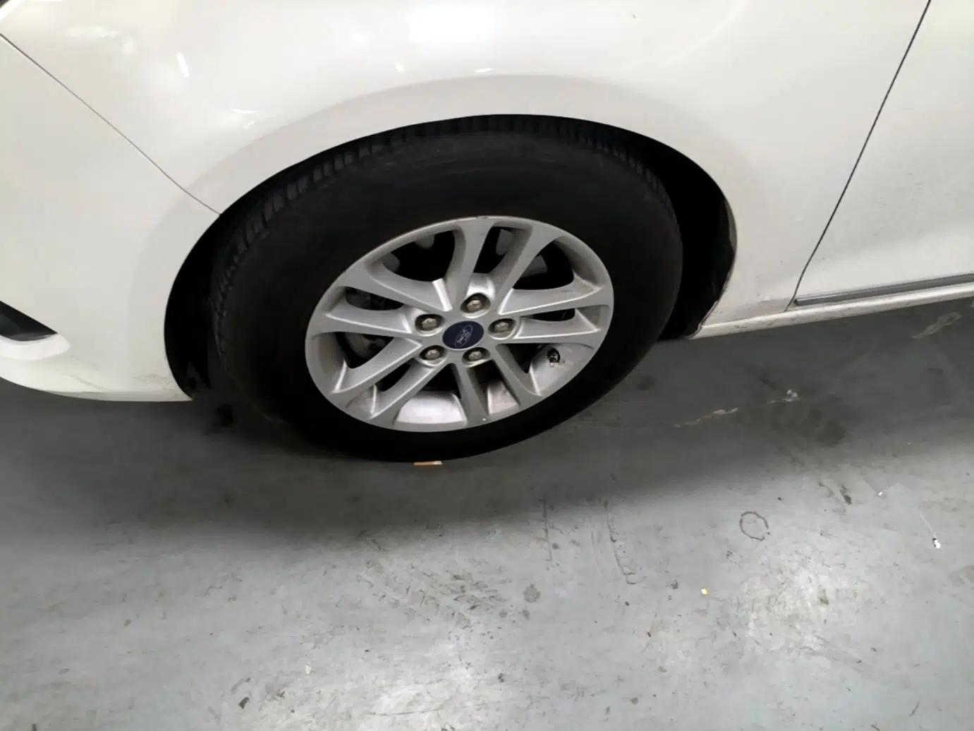 Ford Escort 2019 1.5L Manual ZhiXiang Version — миниатюра 10