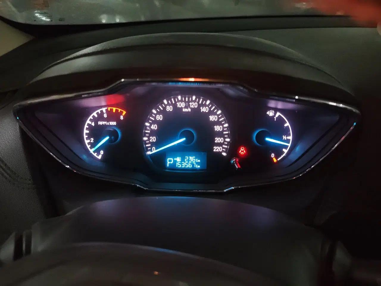 Ford Escort 2015 1.5L Automatic Fashion Model — миниатюра 11