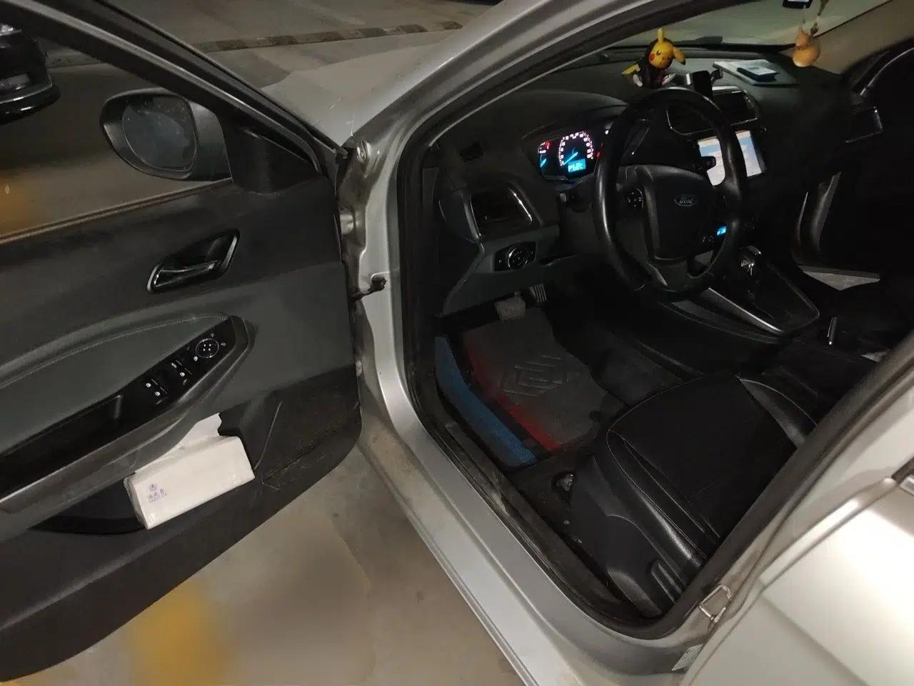 Ford Escort 2015 1.5L Automatic Fashion Model — миниатюра 16
