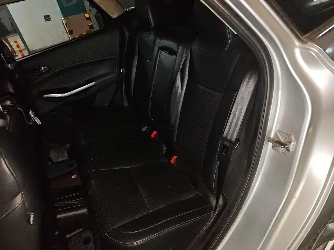 Ford Escort 2015 1.5L Automatic Fashion Model — миниатюра 17