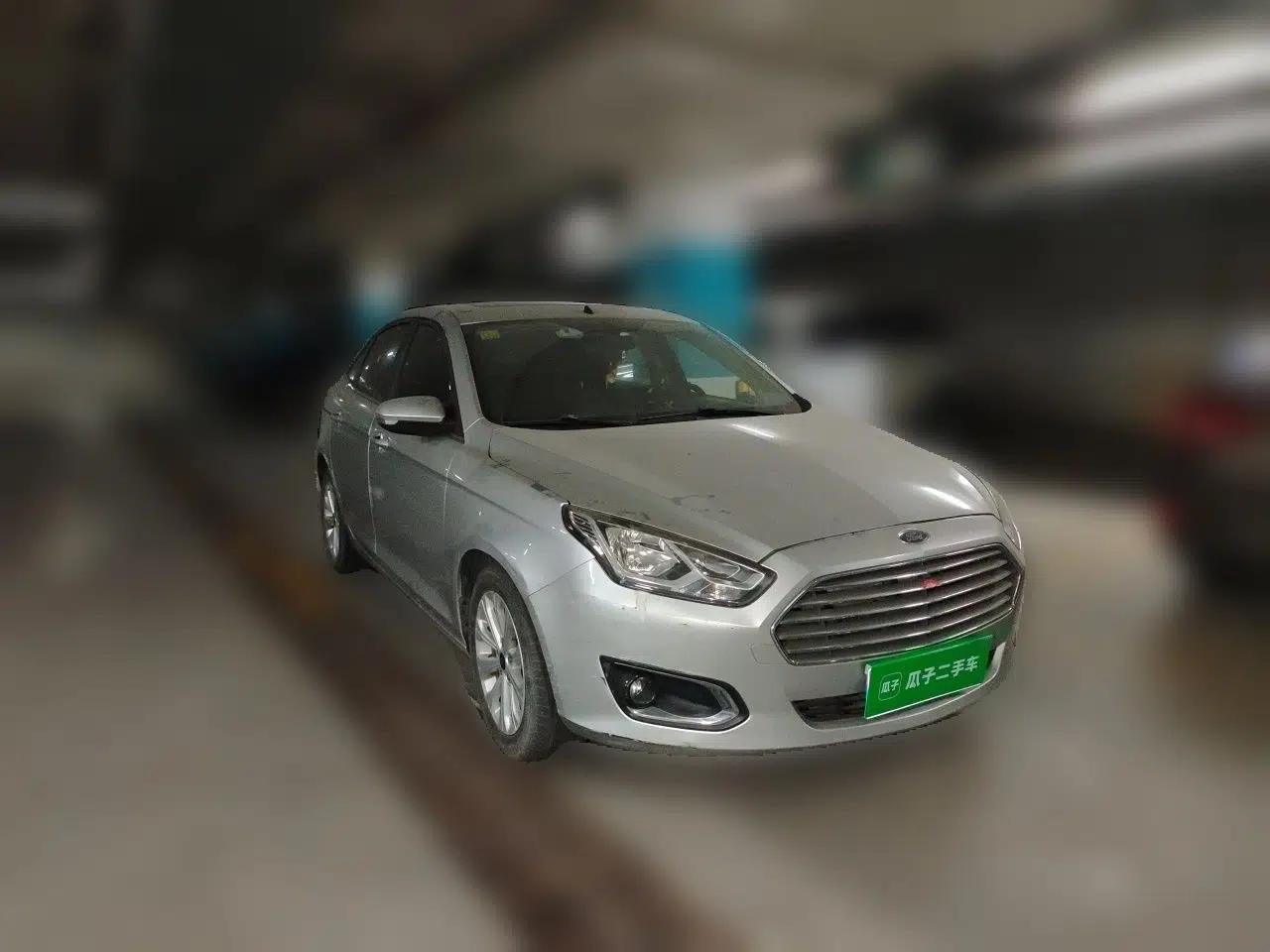 Ford Escort 2015 1.5L Automatic Fashion Model — миниатюра 3