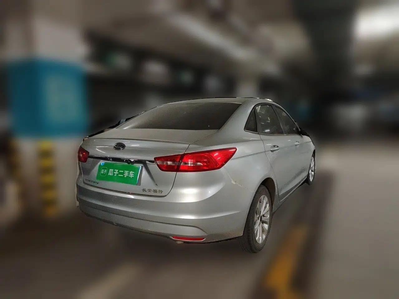 Ford Escort 2015 1.5L Automatic Fashion Model — миниатюра 6