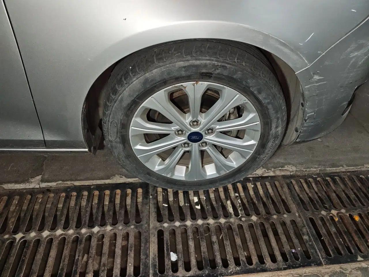 Ford Escort 2015 1.5L Automatic Fashion Model — миниатюра 8