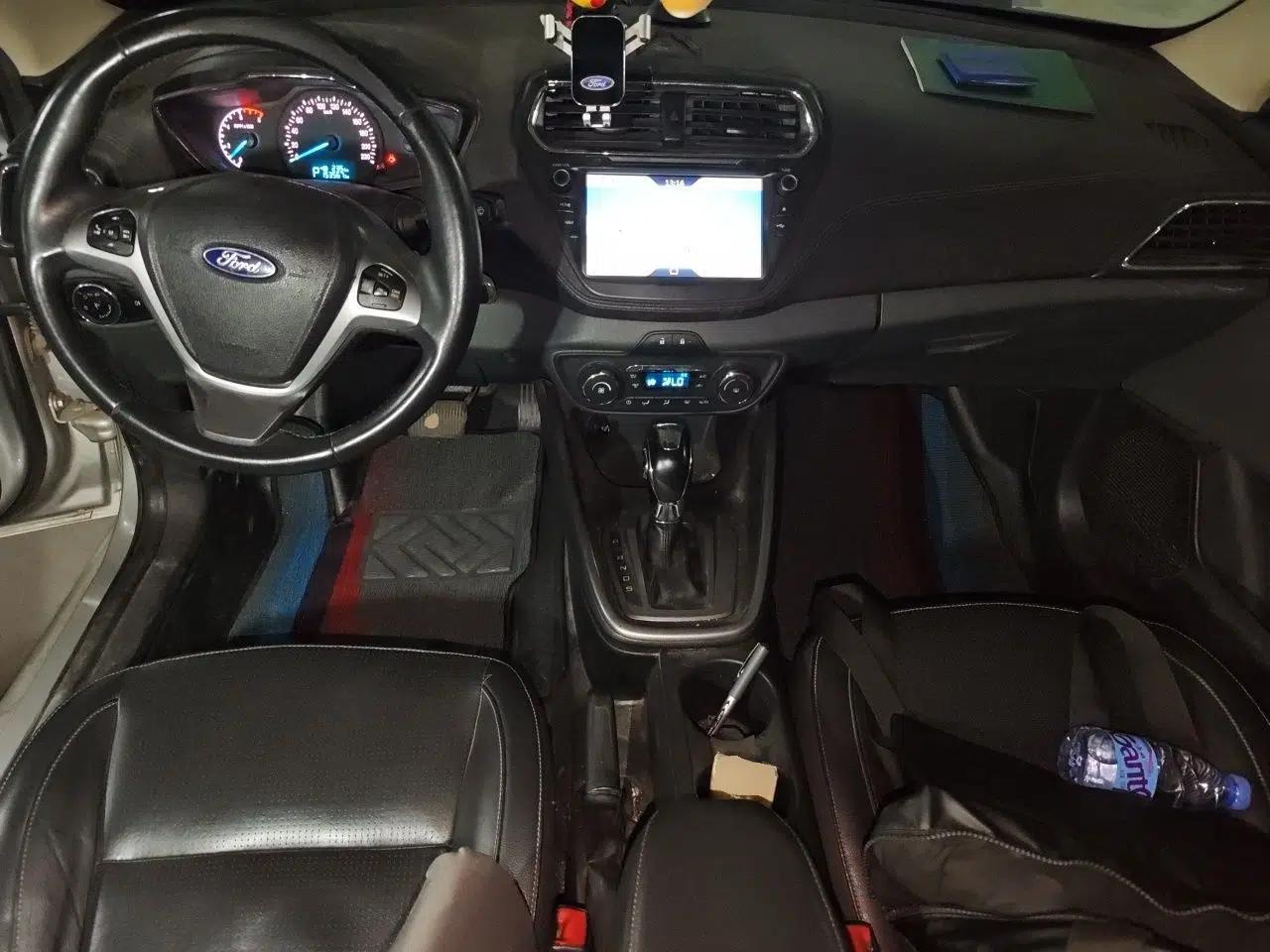 Ford Escort 2015 1.5L Automatic Fashion Model — миниатюра 9