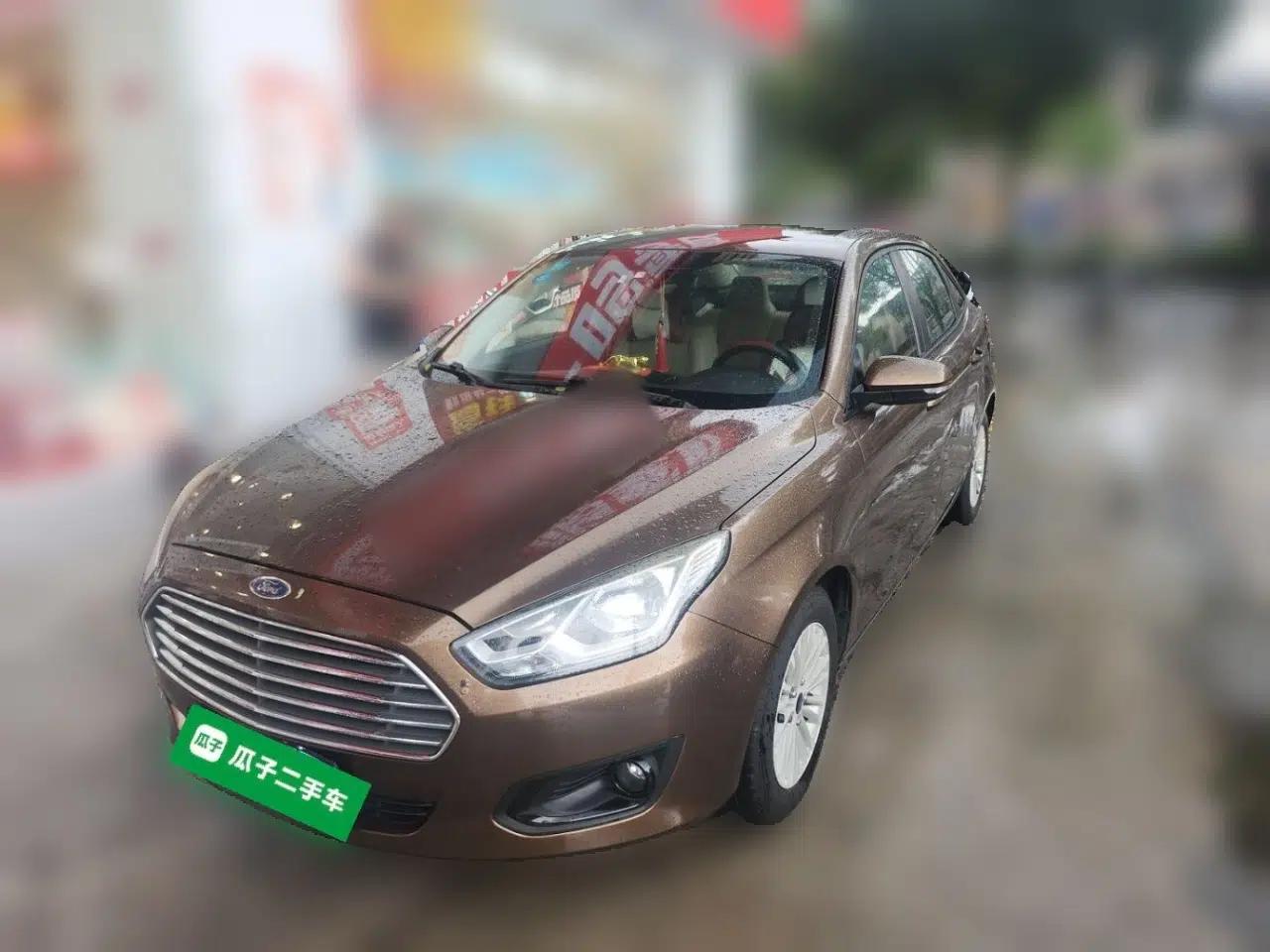 Ford Escort 2015 1.5L Automatic Comfort Edition — миниатюра 1