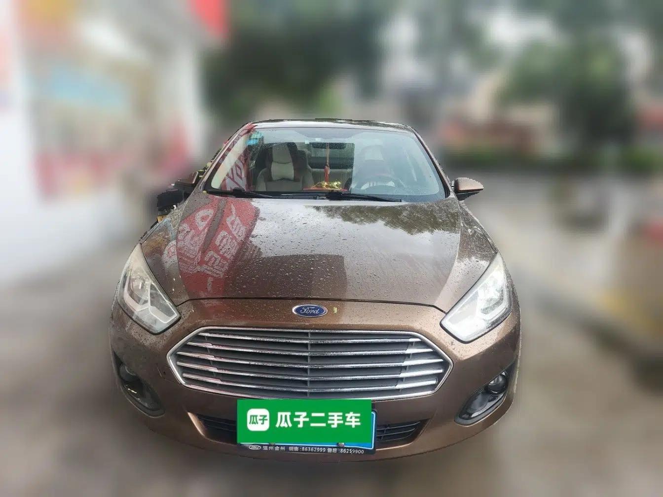 Ford Escort 2015 1.5L Automatic Comfort Edition — миниатюра 2