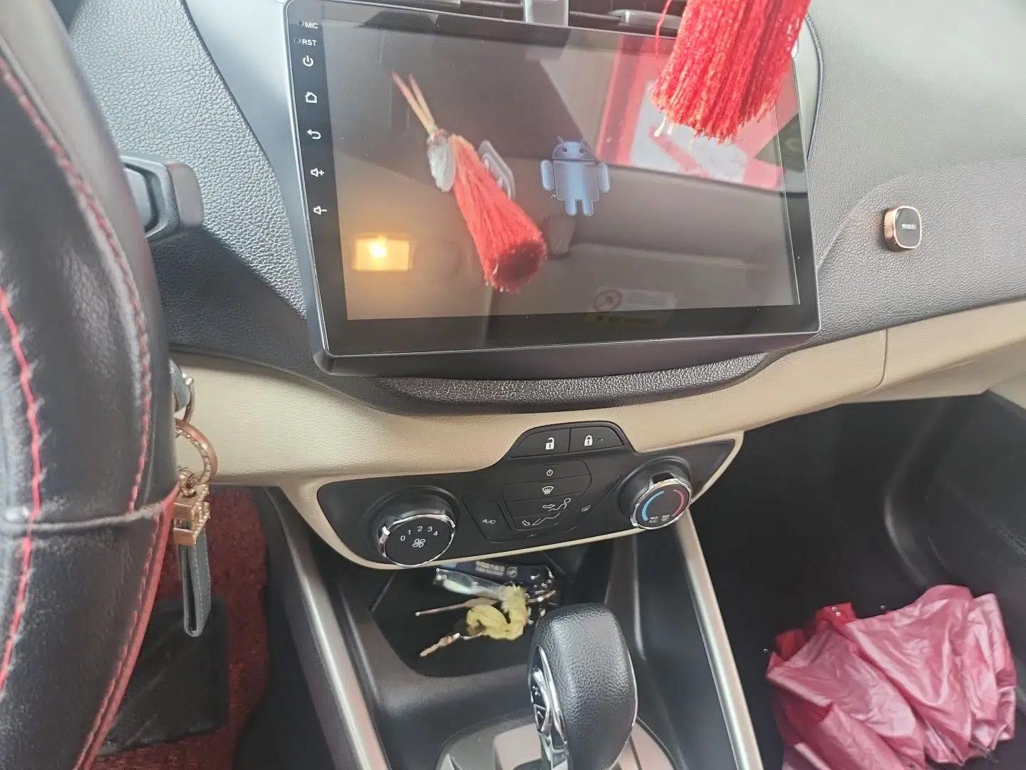 Ford Escort 2015 1.5L Automatic Comfort Edition — миниатюра 13