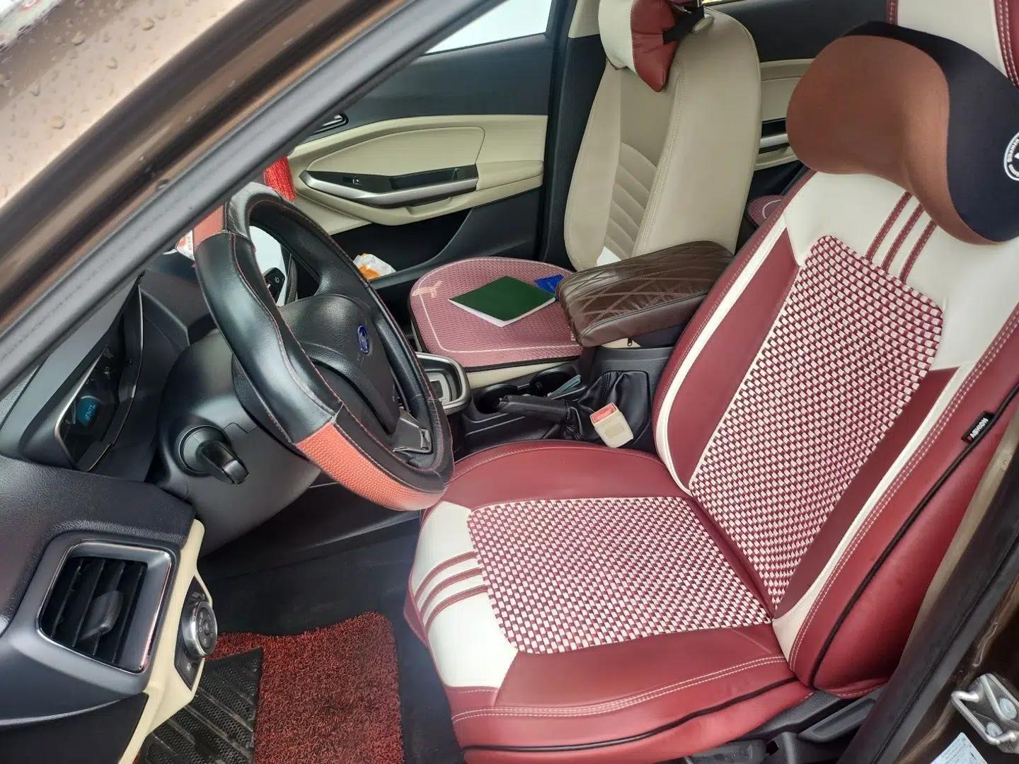 Ford Escort 2015 1.5L Automatic Comfort Edition — миниатюра 15