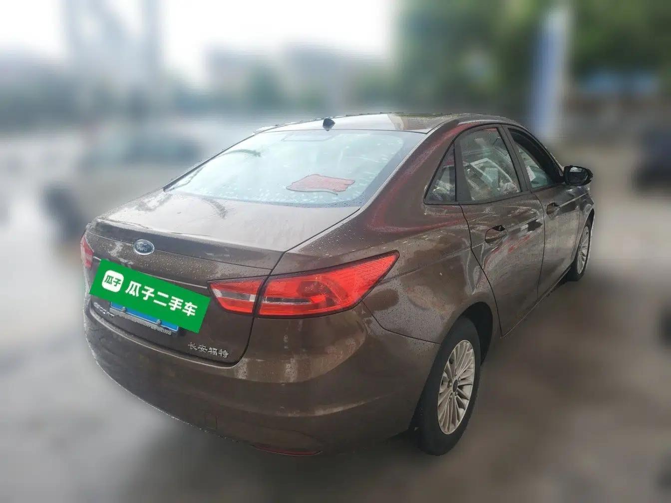 Ford Escort 2015 1.5L Automatic Comfort Edition — миниатюра 6
