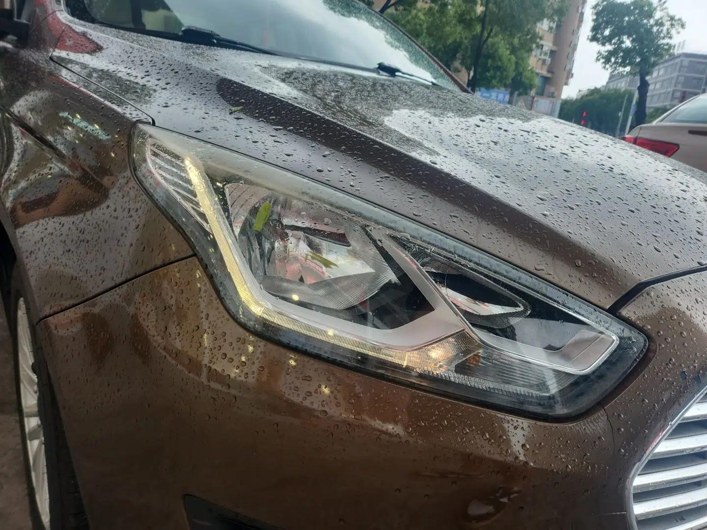 Ford Escort 2015 1.5L Automatic Comfort Edition — миниатюра 7