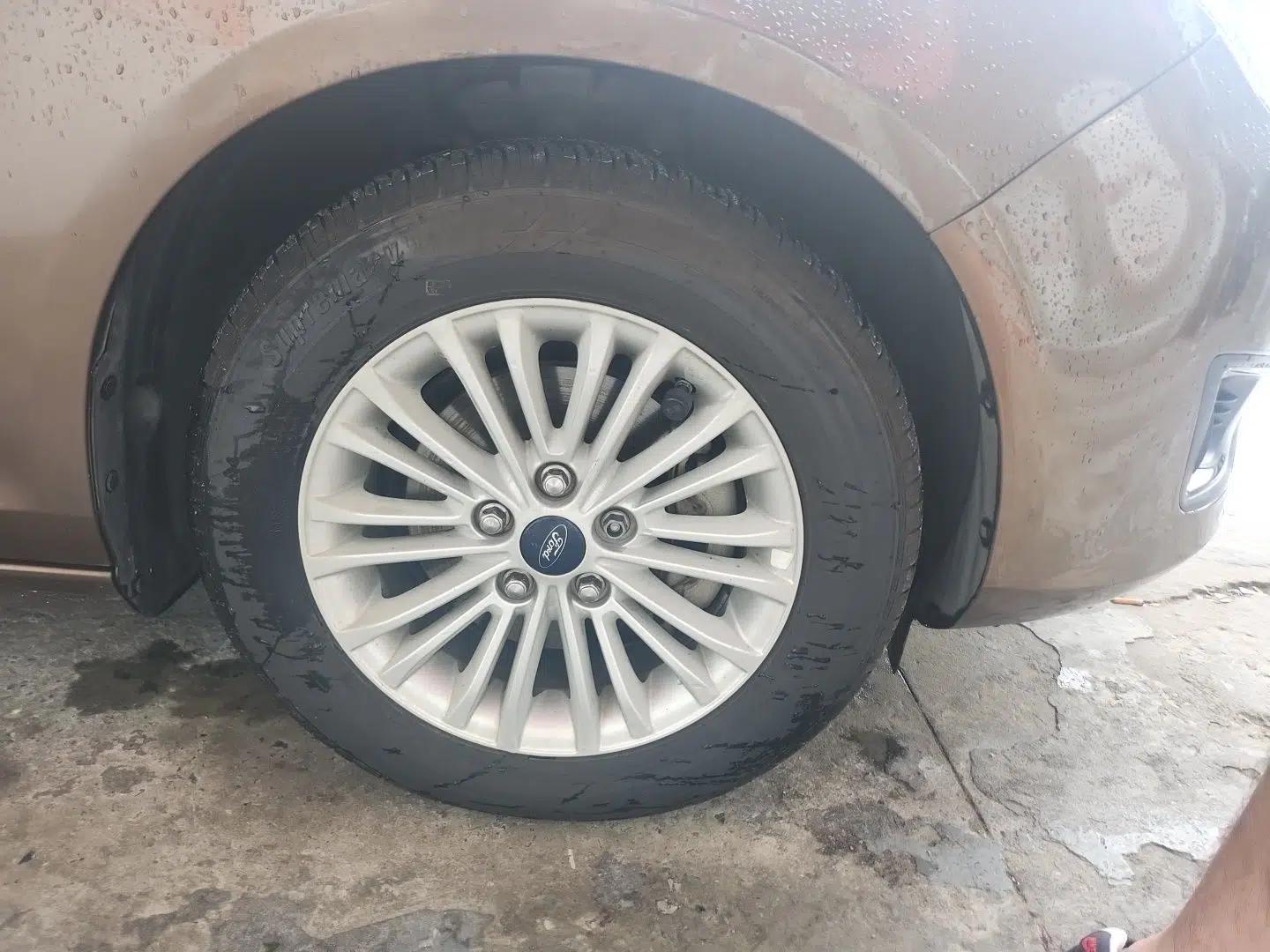 Ford Escort 2015 1.5L Automatic Comfort Edition — миниатюра 8