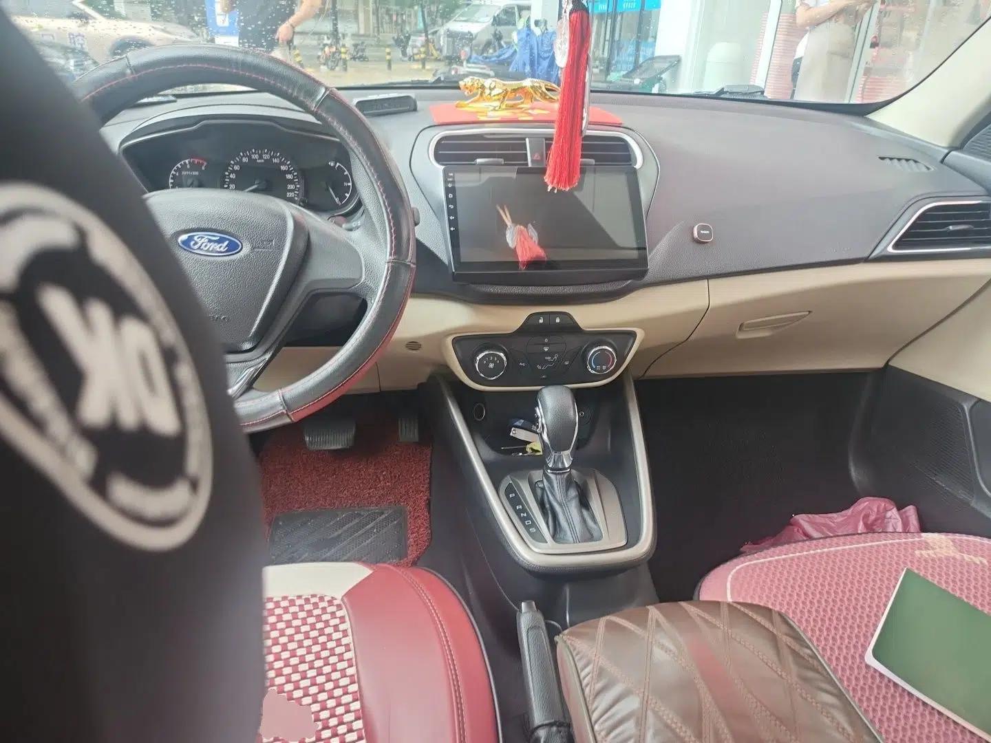 Ford Escort 2015 1.5L Automatic Comfort Edition — миниатюра 9