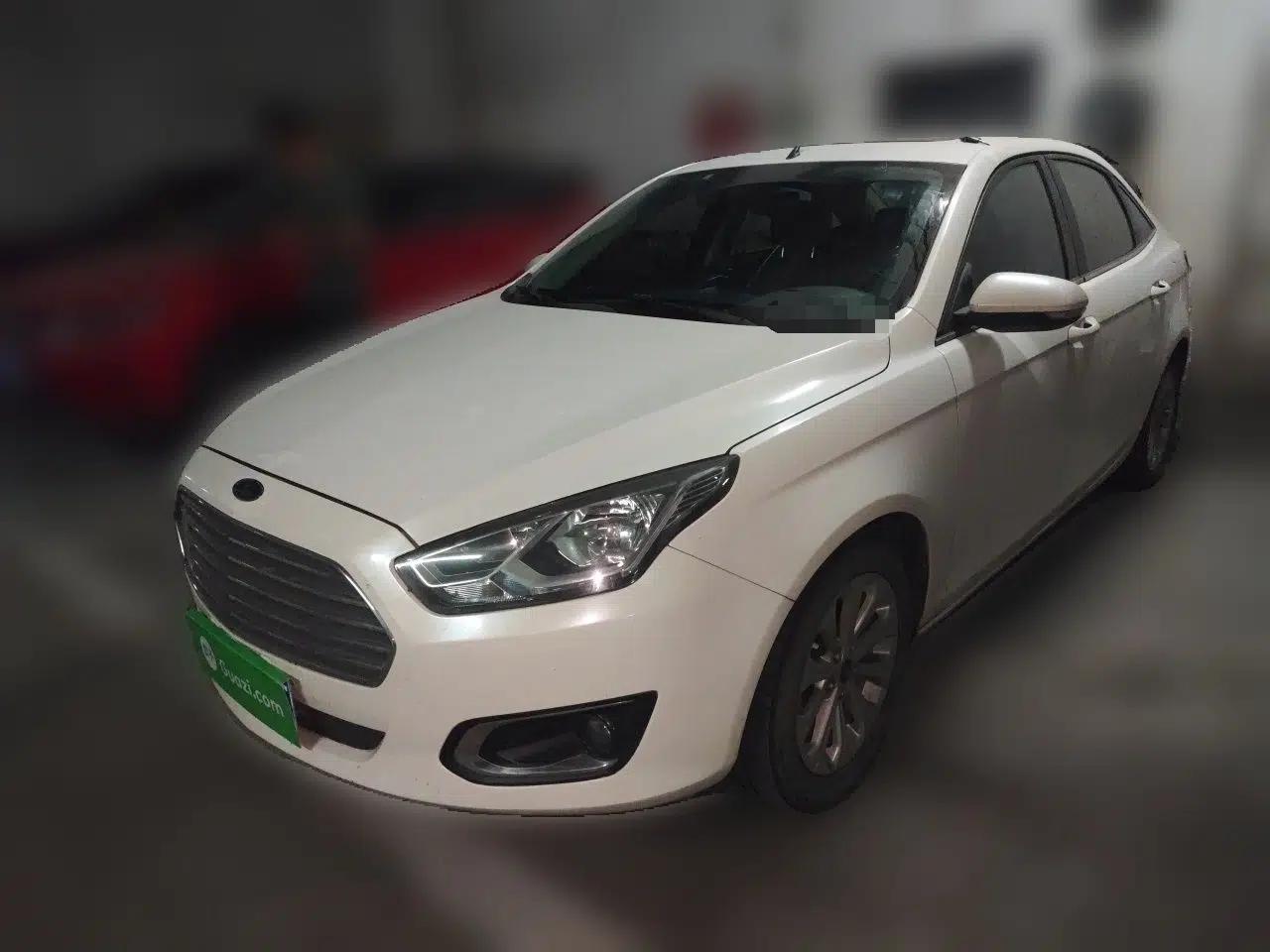 Ford Escort 2015 1.5L Automatic Fashion Model — миниатюра 1