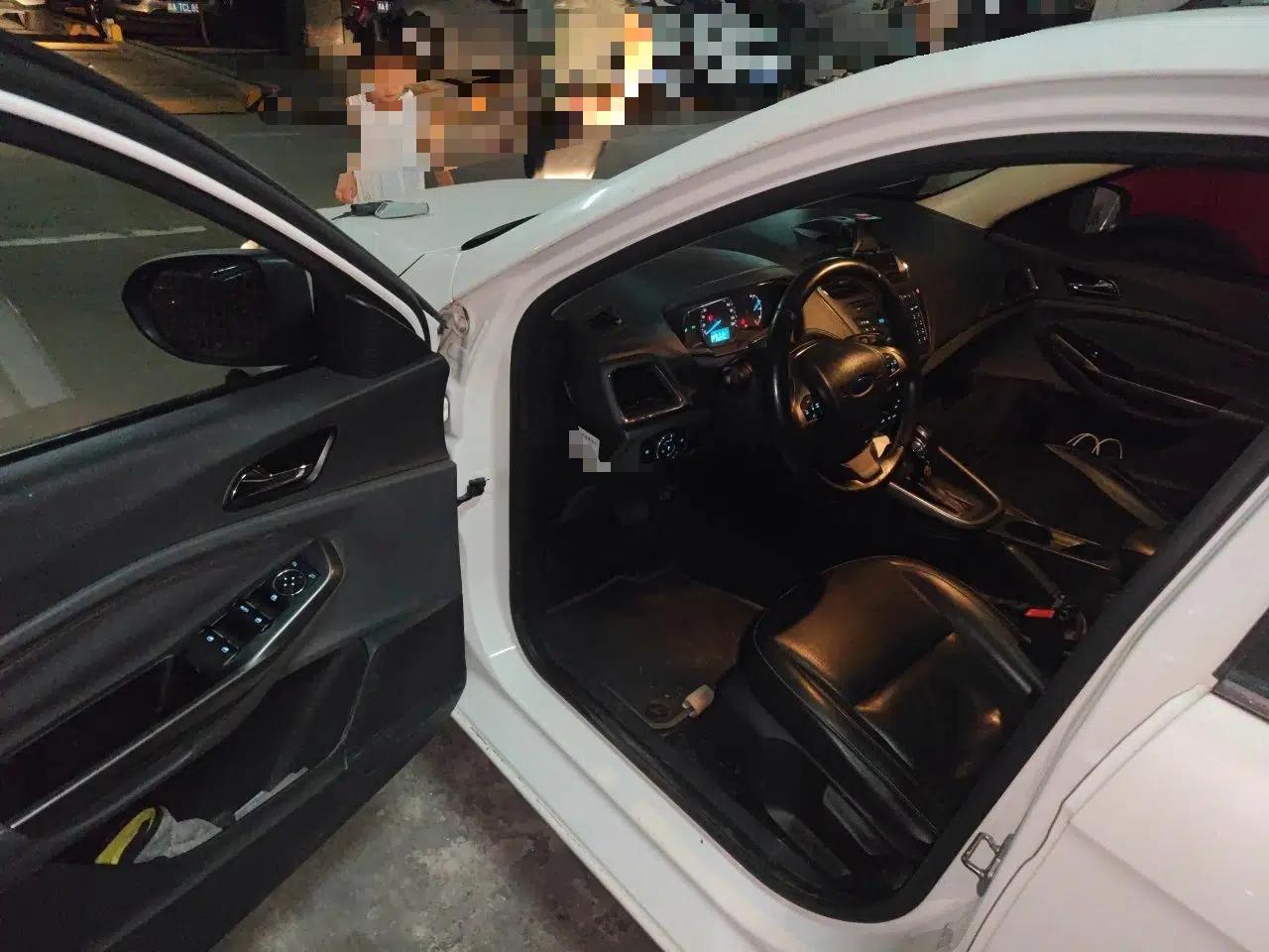 Ford Escort 2015 1.5L Automatic Fashion Model — миниатюра 16
