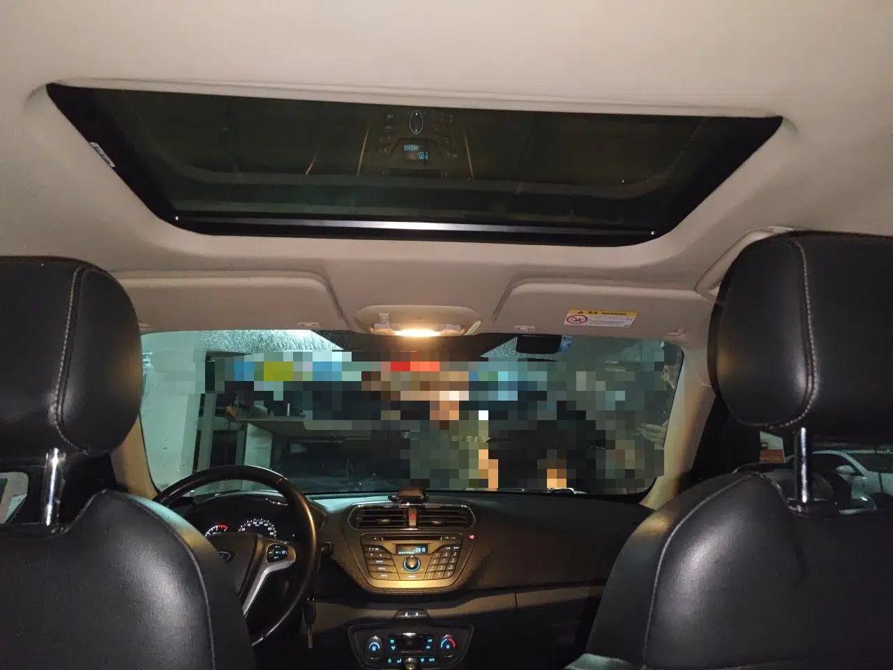 Ford Escort 2015 1.5L Automatic Fashion Model — миниатюра 18