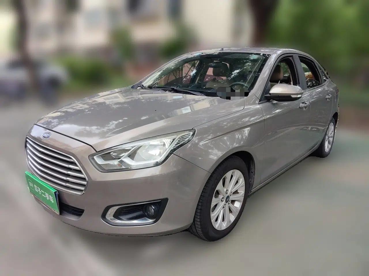 Ford Escort 2015 1.5L Automatic Fashion Model — миниатюра 1