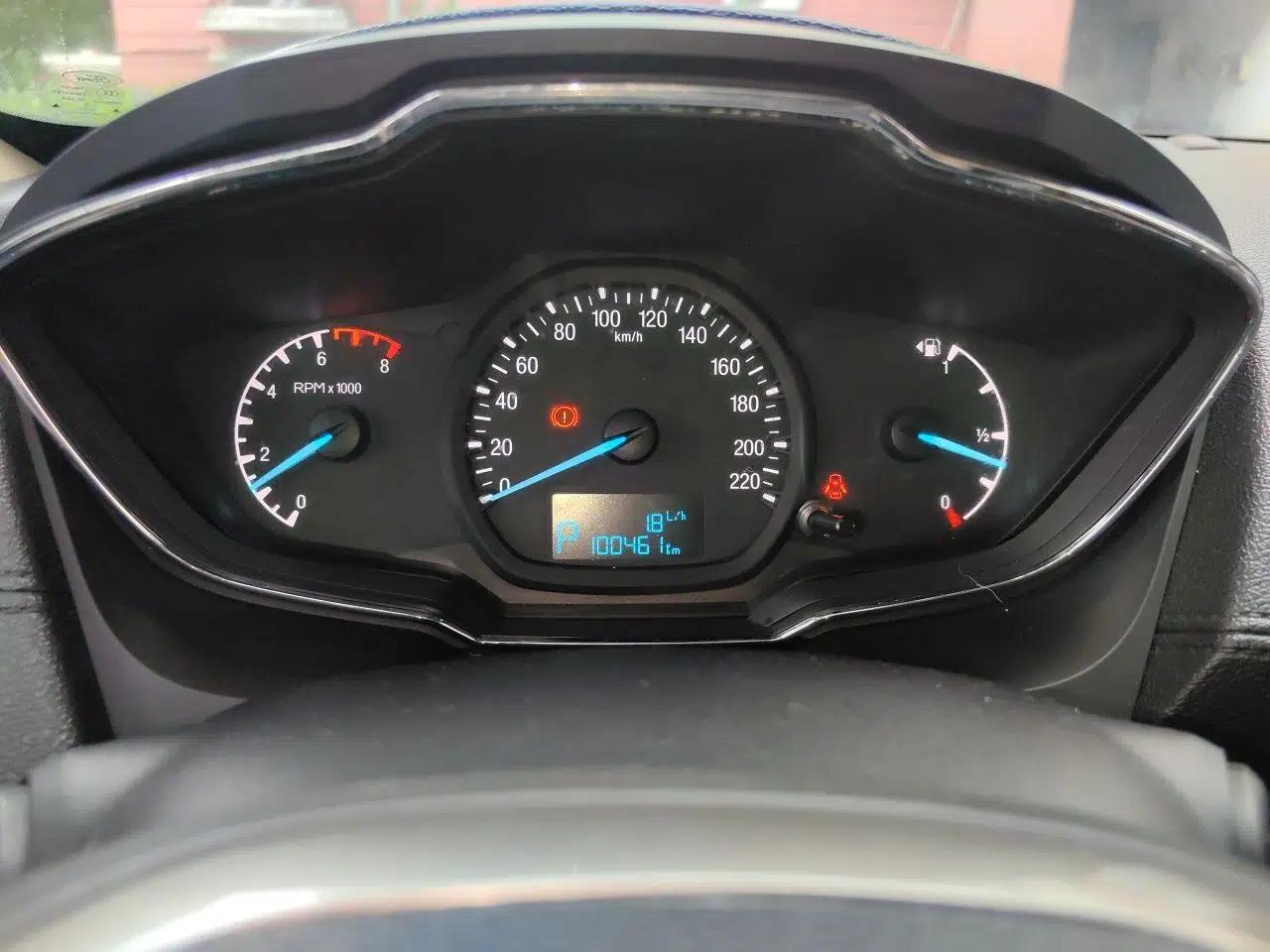 Ford Escort 2015 1.5L Automatic Fashion Model — миниатюра 11