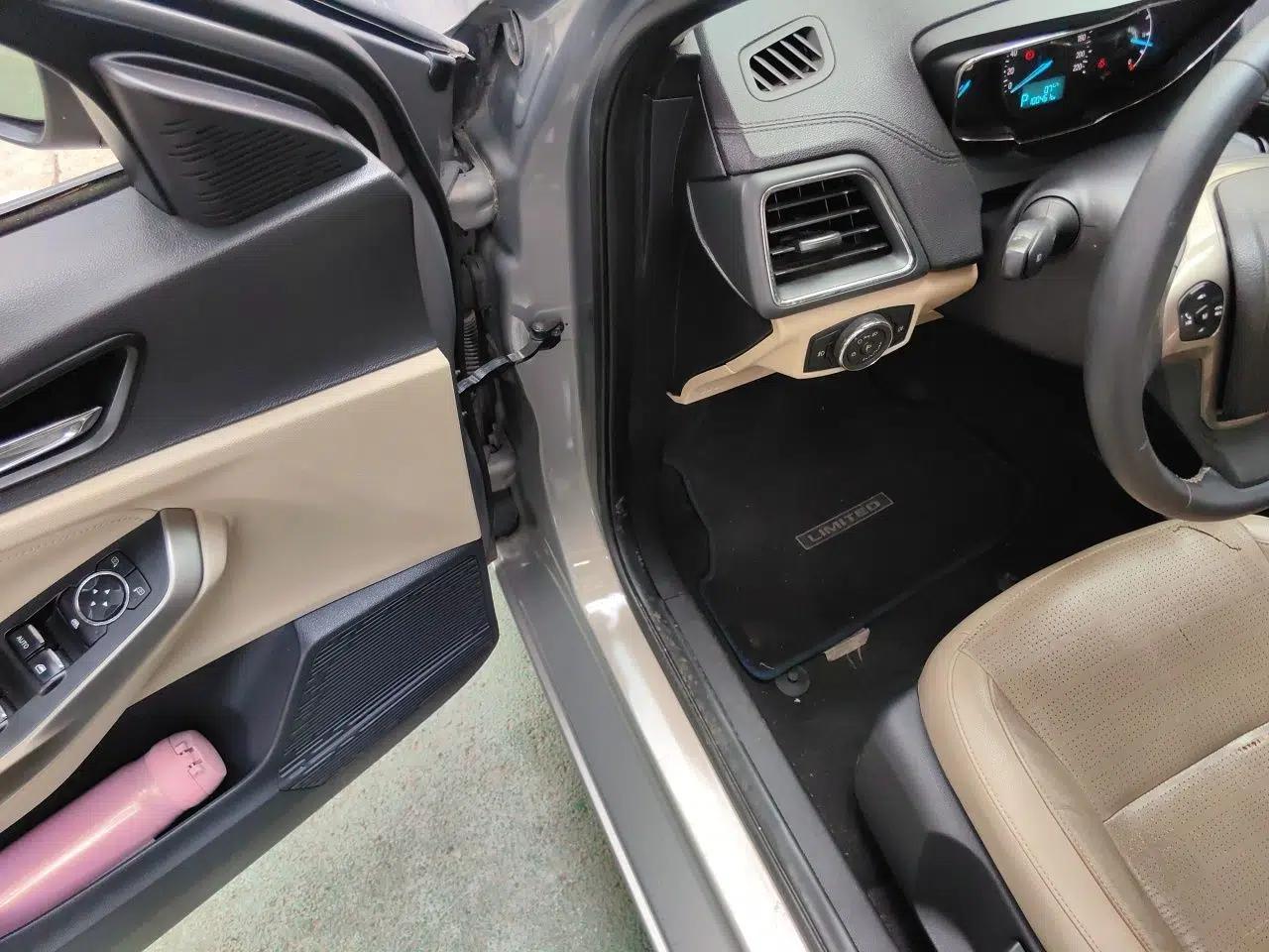 Ford Escort 2015 1.5L Automatic Fashion Model — миниатюра 16