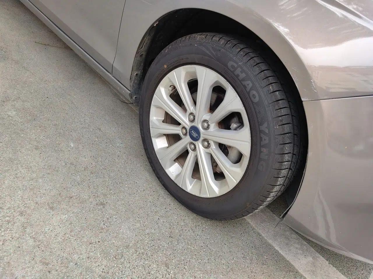 Ford Escort 2015 1.5L Automatic Fashion Model — миниатюра 8
