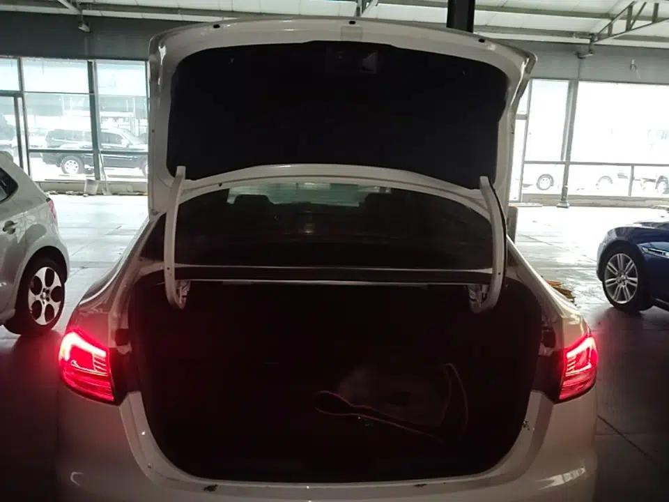 Ford Escort 2019 Revised Version 1.5L Automatic Enjoyment Type China VI Standard — миниатюра 27