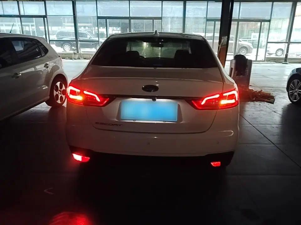 Ford Escort 2019 Revised Version 1.5L Automatic Enjoyment Type China VI Standard — миниатюра 5