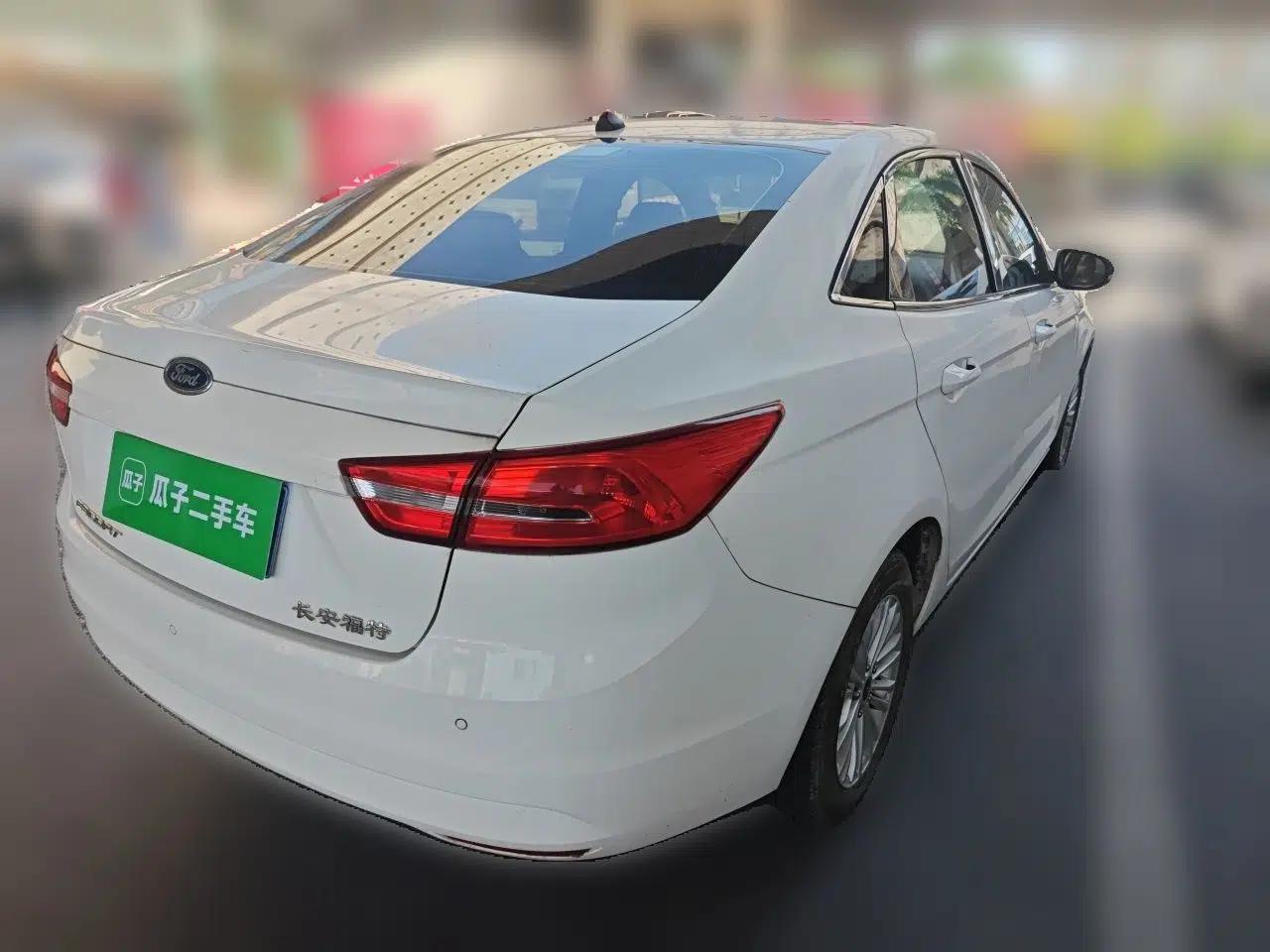 Ford Escort 2017 Revised Version 1.5L Automatic Comfort Edition — миниатюра 4