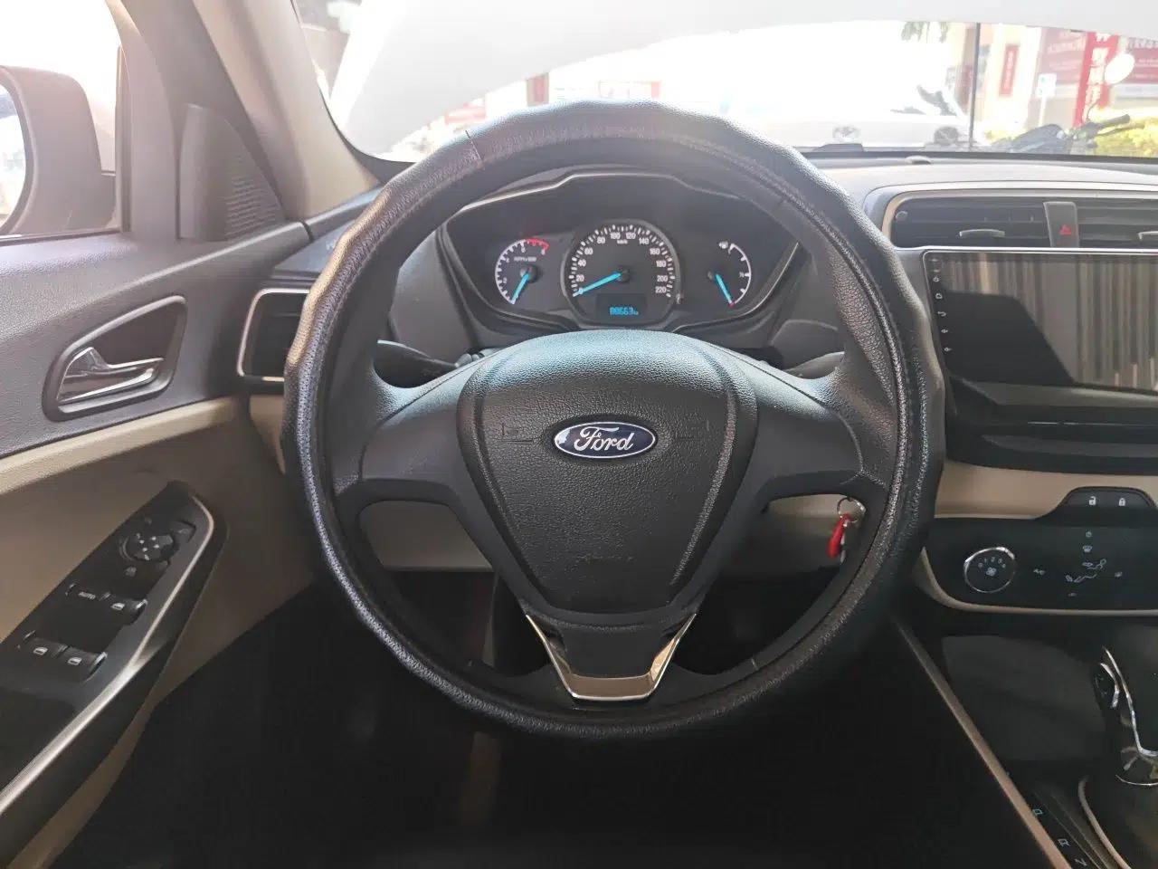 Ford Escort 2017 Revised Version 1.5L Automatic Comfort Edition — миниатюра 7