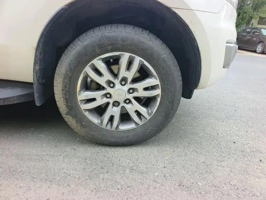 2017 Ford Everest 2.0T Gasoline Automatic 4WD Luxury Edition 5-Seater — миниатюра 26