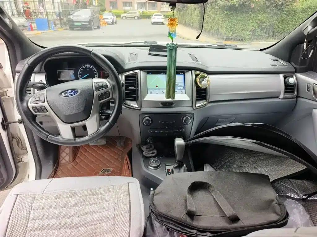2017 Ford Everest 2.0T Gasoline Automatic 4WD Luxury Edition 5-Seater — миниатюра 5