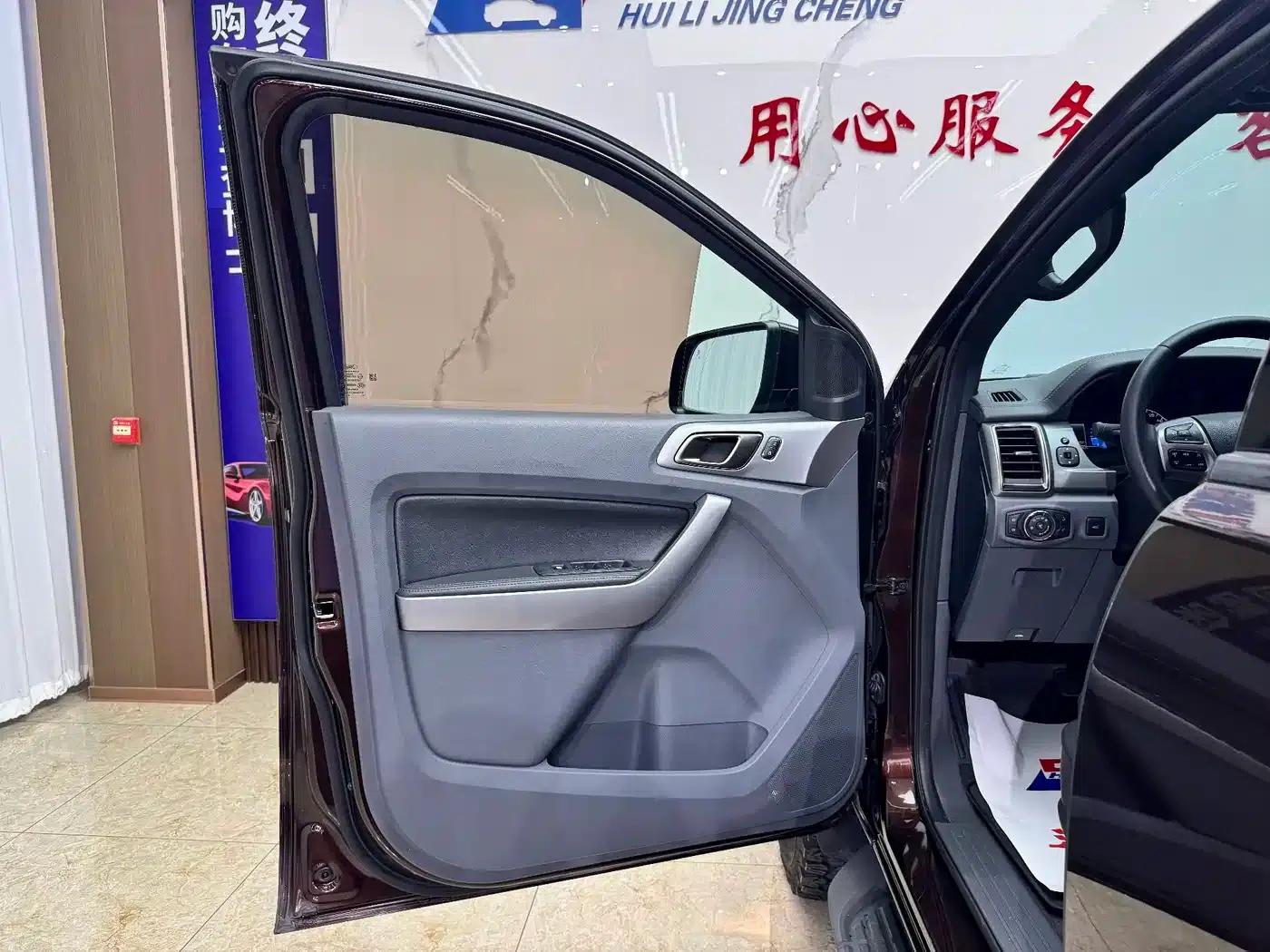 2017 Ford Everest 2.0T Gasoline Automatic 4WD Elite Edition (5-seater) — миниатюра 14