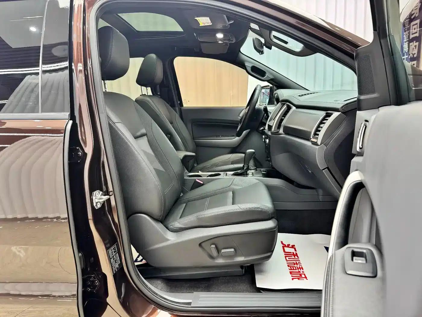 2017 Ford Everest 2.0T Gasoline Automatic 4WD Elite Edition (5-seater) — миниатюра 17