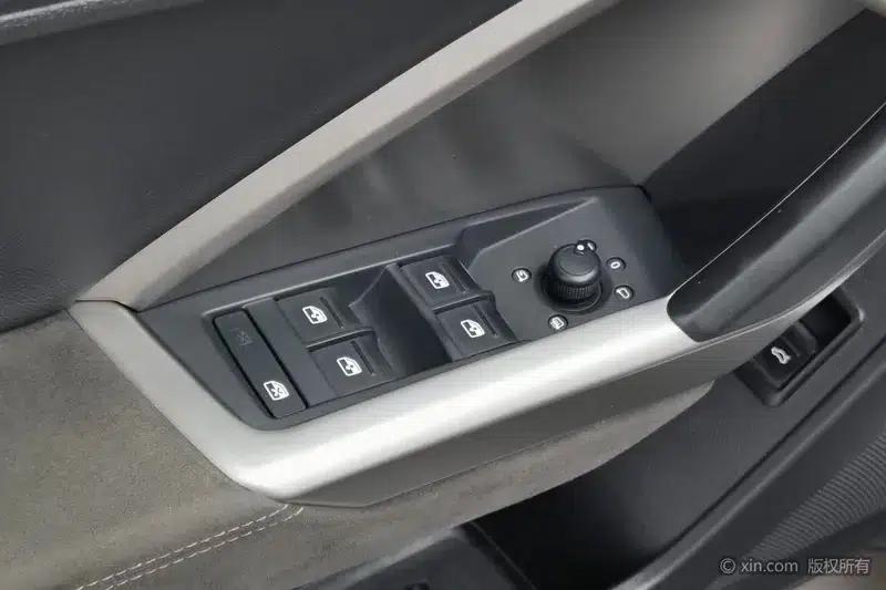 Audi Q3 2019 35 TFSI Fashion Dynamic Edition — миниатюра 23