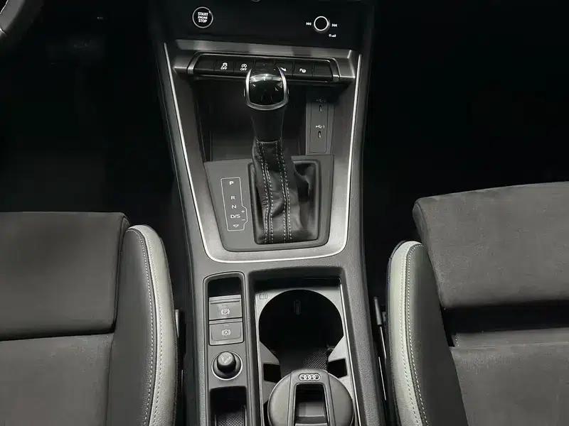 Audi Q3 2023 35 TFSI Fashion Dynamic Edition — миниатюра 19