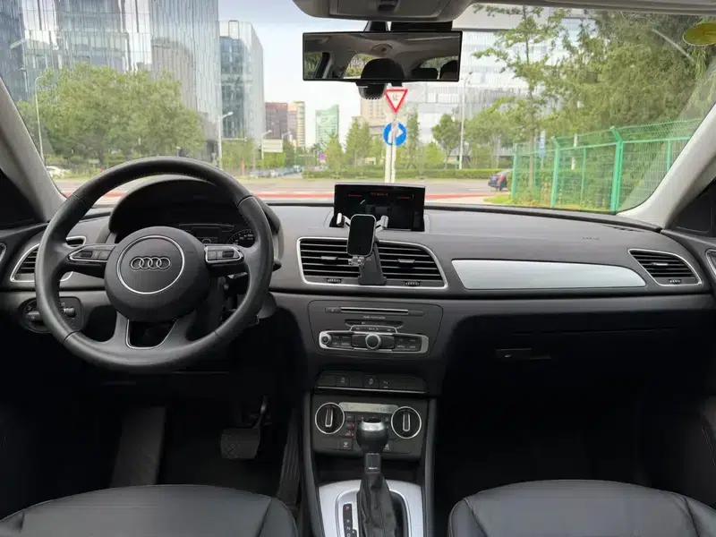 Audi Q3 2018 30th Anniversary Edition 30 TFSI Fashion Model — миниатюра 16