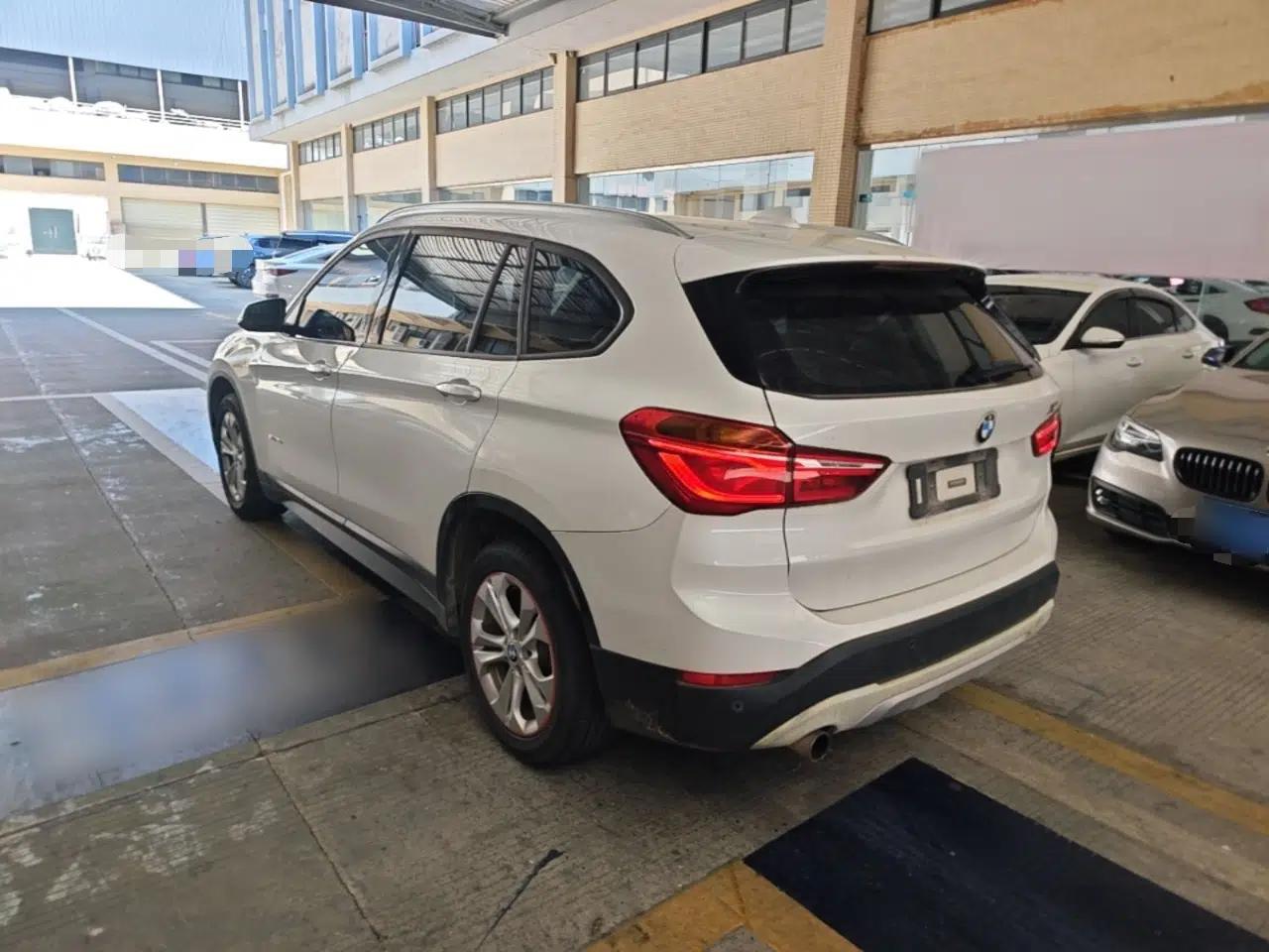 BMW X1 2016 sDrive18Li Premium Edition — миниатюра 4