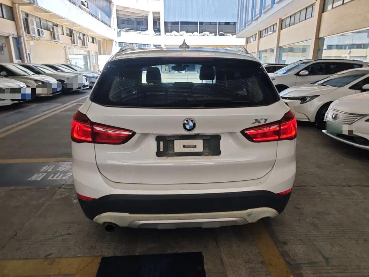 BMW X1 2016 sDrive18Li Premium Edition — миниатюра 5