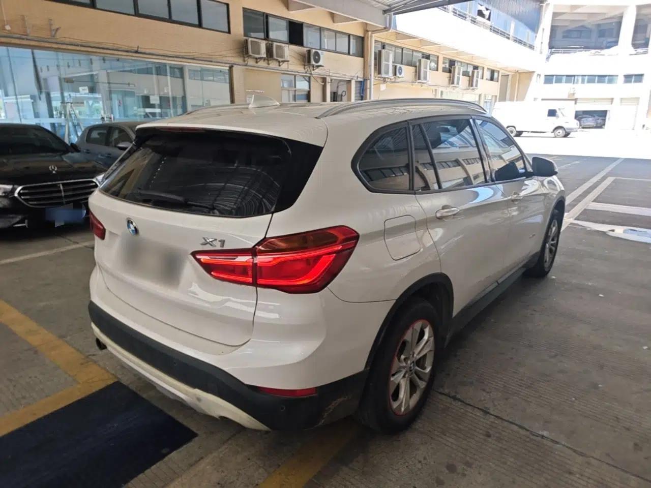 BMW X1 2016 sDrive18Li Premium Edition — миниатюра 6